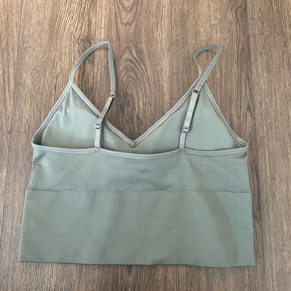 Garage teal tank top with built in removable padding and adjustable straps - Picture 2 of 3